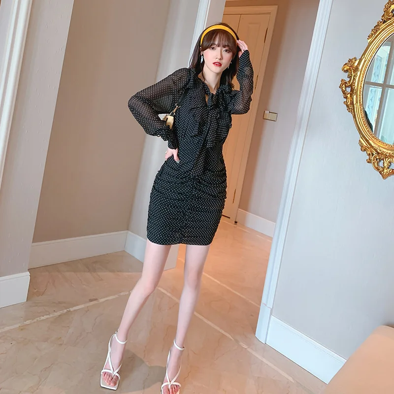 Шифоновое платье на завязках летнее с оборками и завязками талии 2021