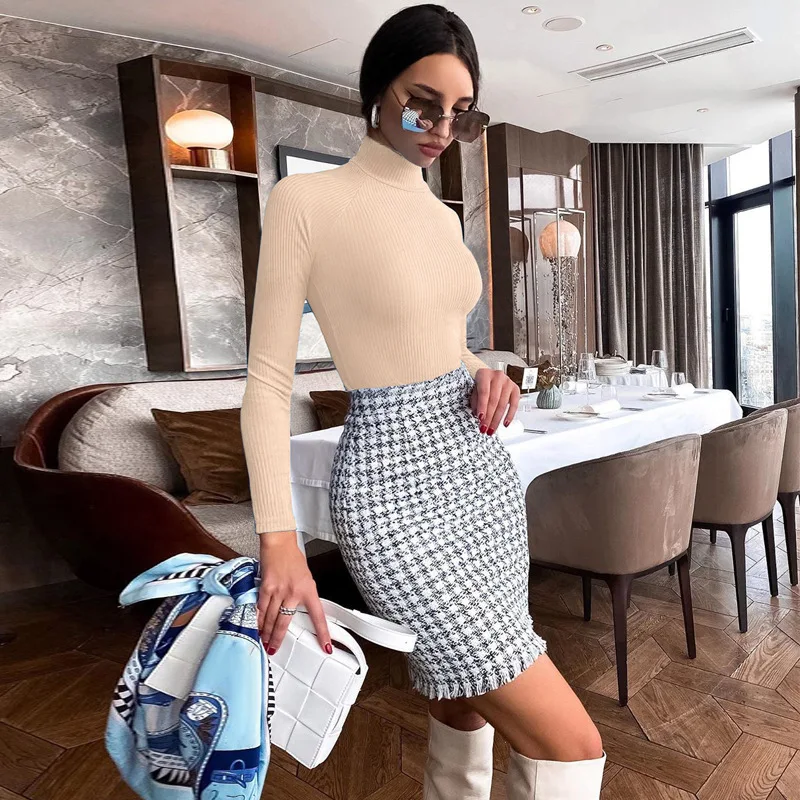 

Sexy Bodysuit Women Bodycon Long Sleeve Winter Jumpsuit Streetwear O Neck Tops White Black Slim Woman Turtleneck Bodysuits 2020