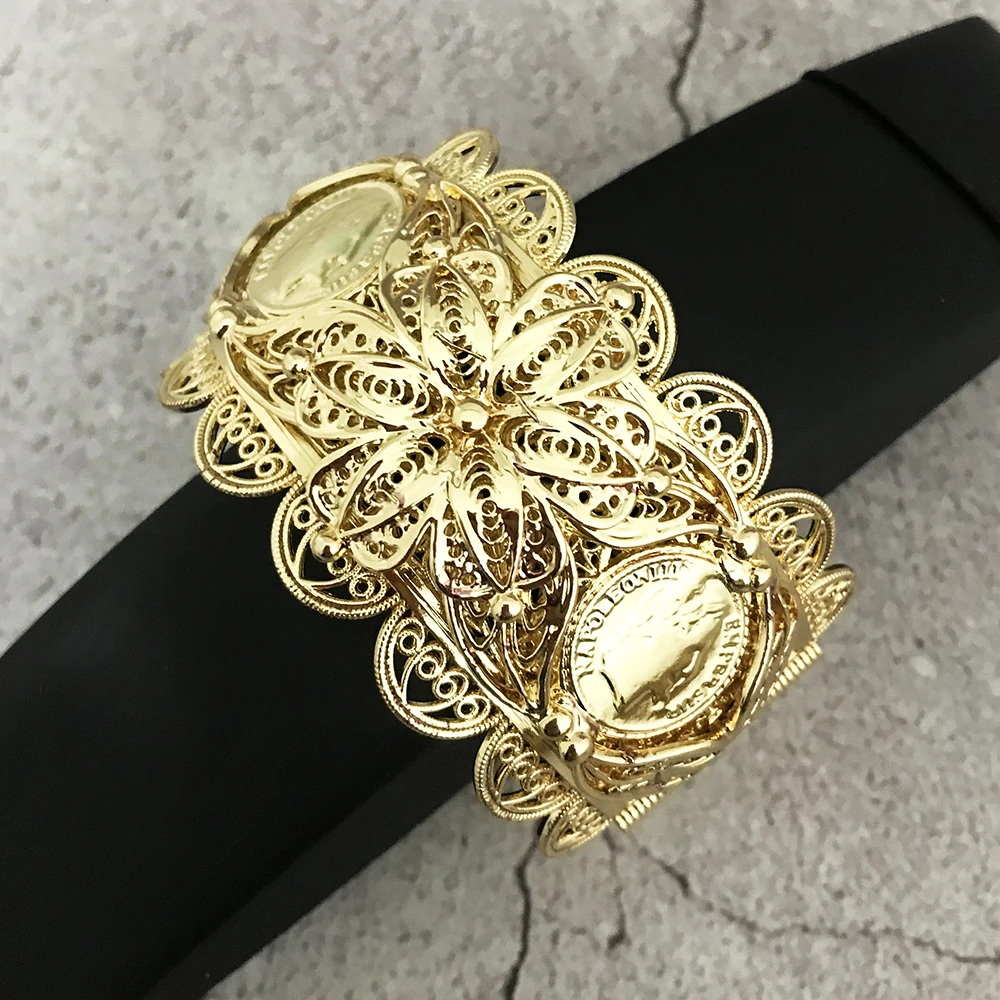 

Algeria Ethinc Style Coin Bracelet Women's Caftan Wedding Dress Wrist Ornament Hollow Flower Design Arm Bracelet Jewelry