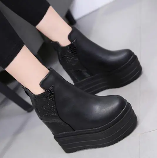 Осенне-зимние ботильоны Martin с внутренней подкладкой добавляют шерстяную женскую