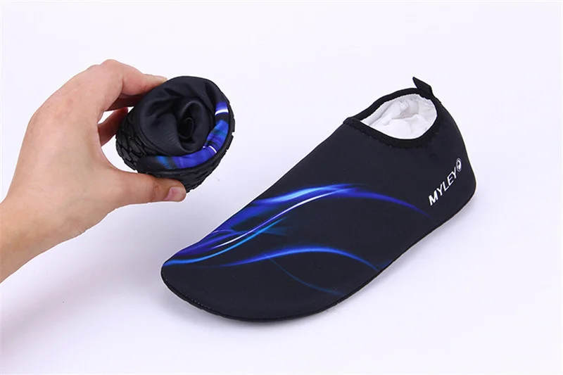 

Swimming Water Shoes Men And Women Beach Camping Shoes Adult Unisex Flat Soft Walking Lover yoga Shoes sneakers zapatos de mujer