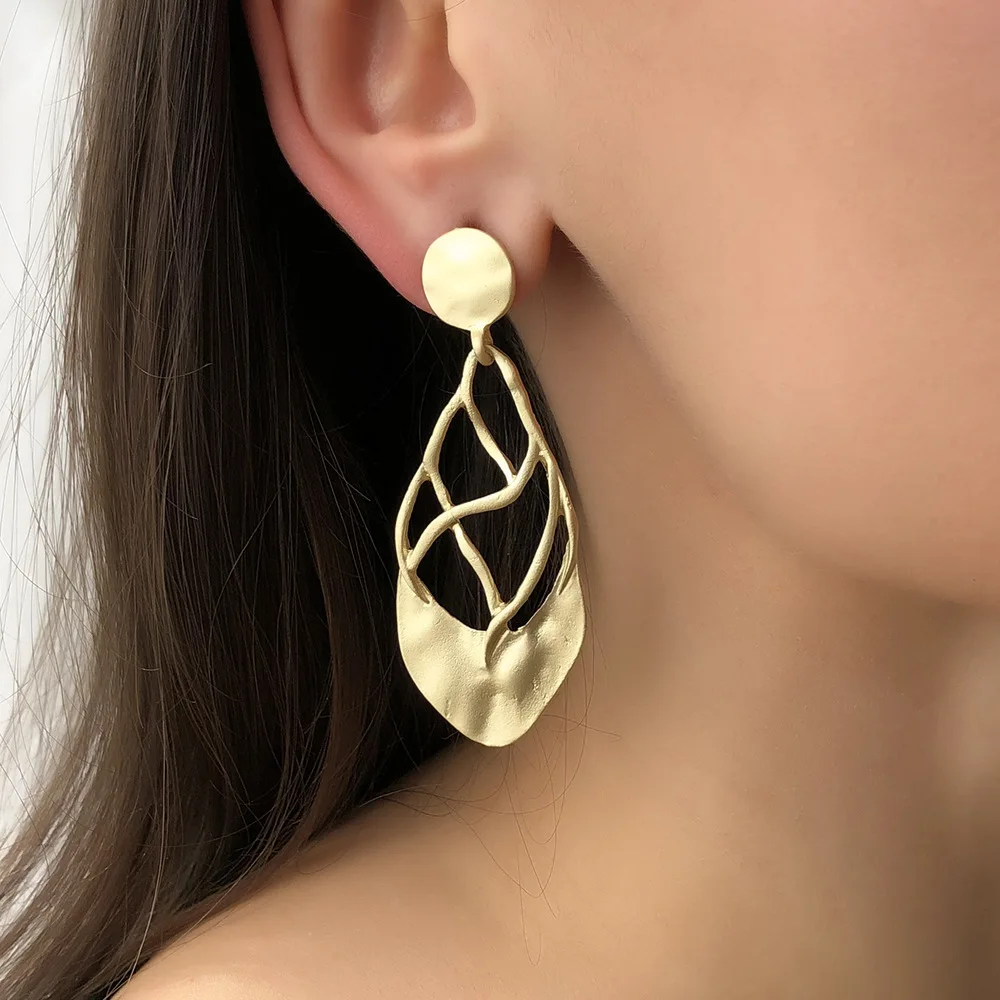 

Gold Large Leaf Fashion Earring Hollow Round Brincos Trend Female Jewelry