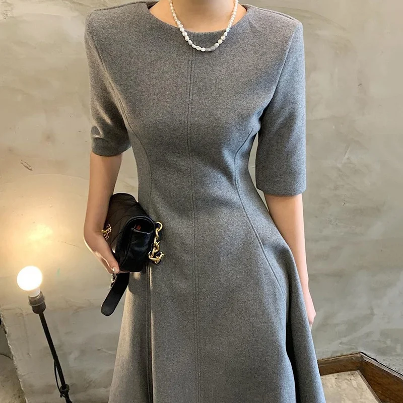 

Women's Casual Dresses Korean Slim Dress Femal Round Neck Collar Simple Fashion Design Dress