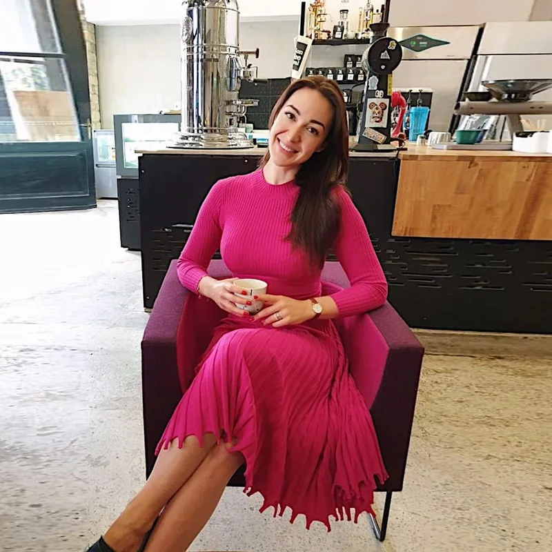 Вязаное однотонное Плиссированное длинное платье телесного цвета женское