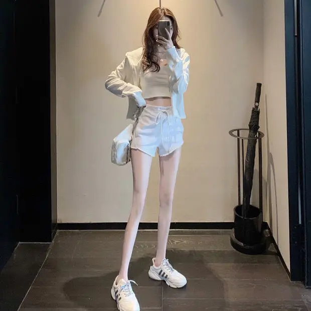 

New Street blowing sports leisure fashion suit women's small autumn wear with high shorts three piece set (three-piece)