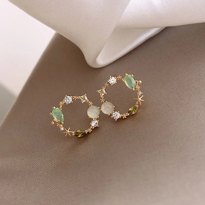 

2021 New Fashion Designer Jewelry Colorful Rhinestone Imitation Pearl Butterfly Bow Stud Earrings For Women Jewelry