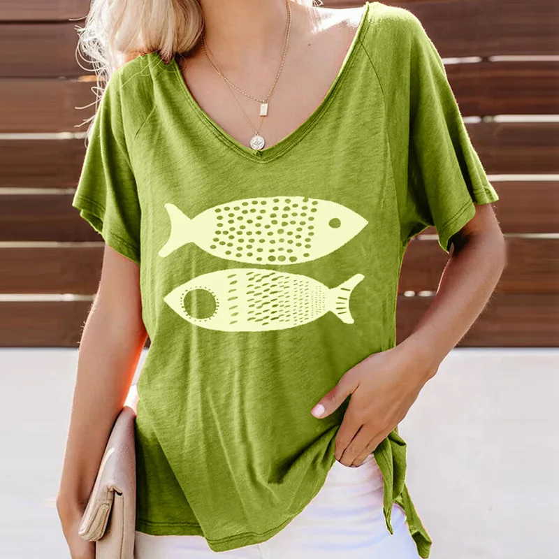 

Футболка женская однотонная хлопковая с коротким рукавом и принтом рыбы