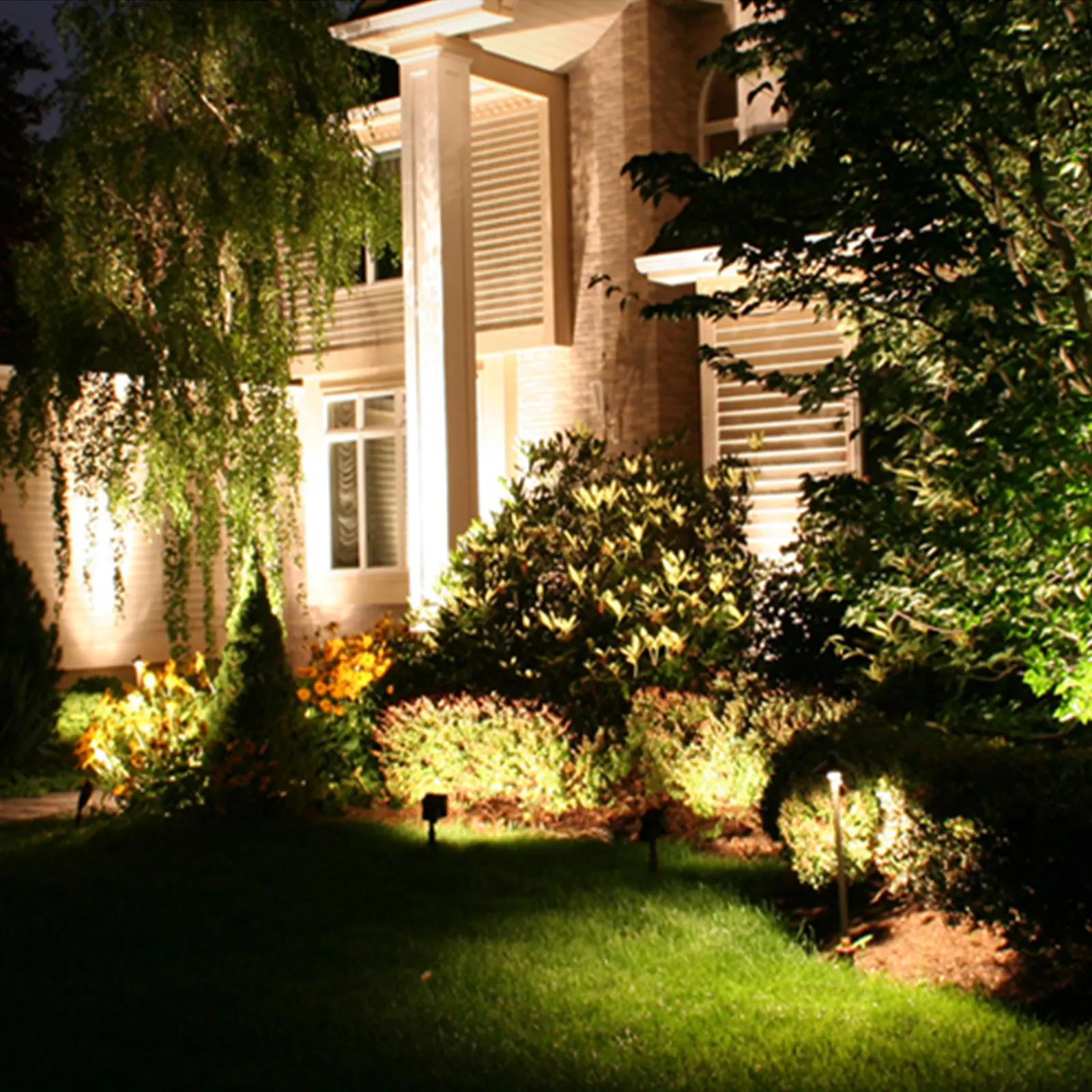

Metal pile lawn light 3000KLED spotlight US FCC certification LED landscape lighting IP65 waterproof garden light 20WAC120V