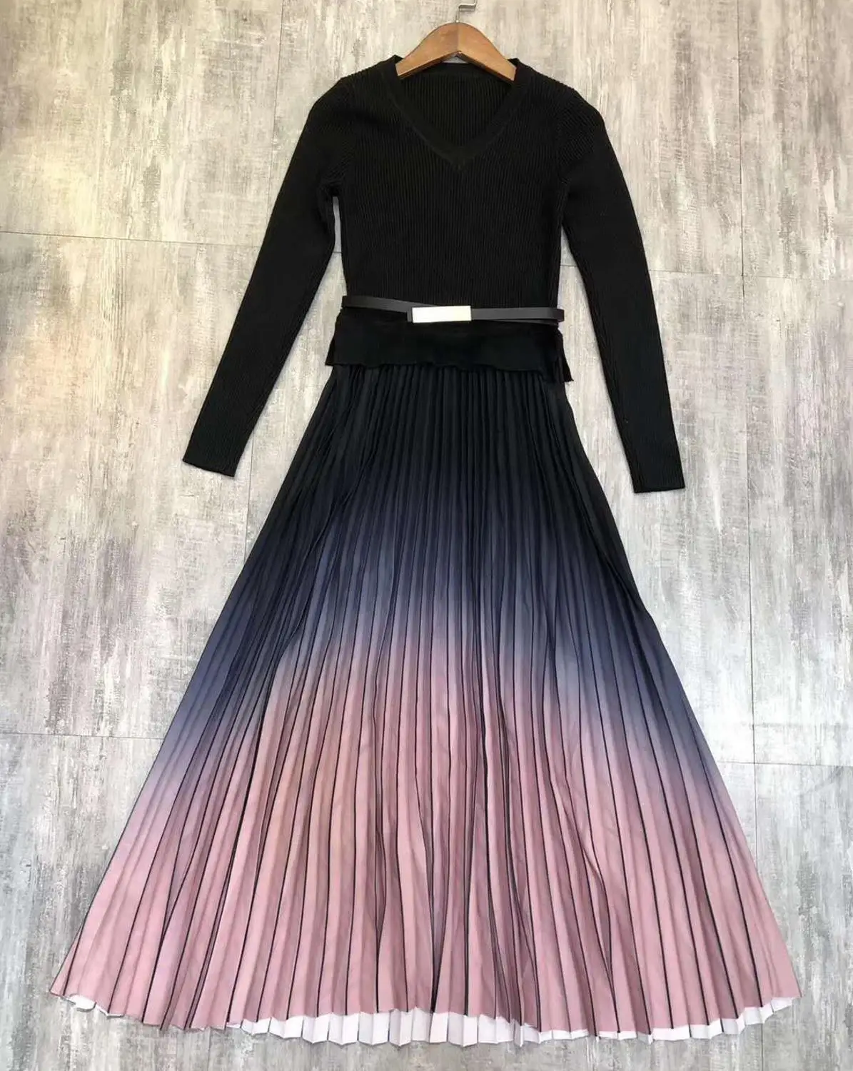 Женское весенне-осеннее трикотажное плиссированное платье миди в стиле пэчворк -