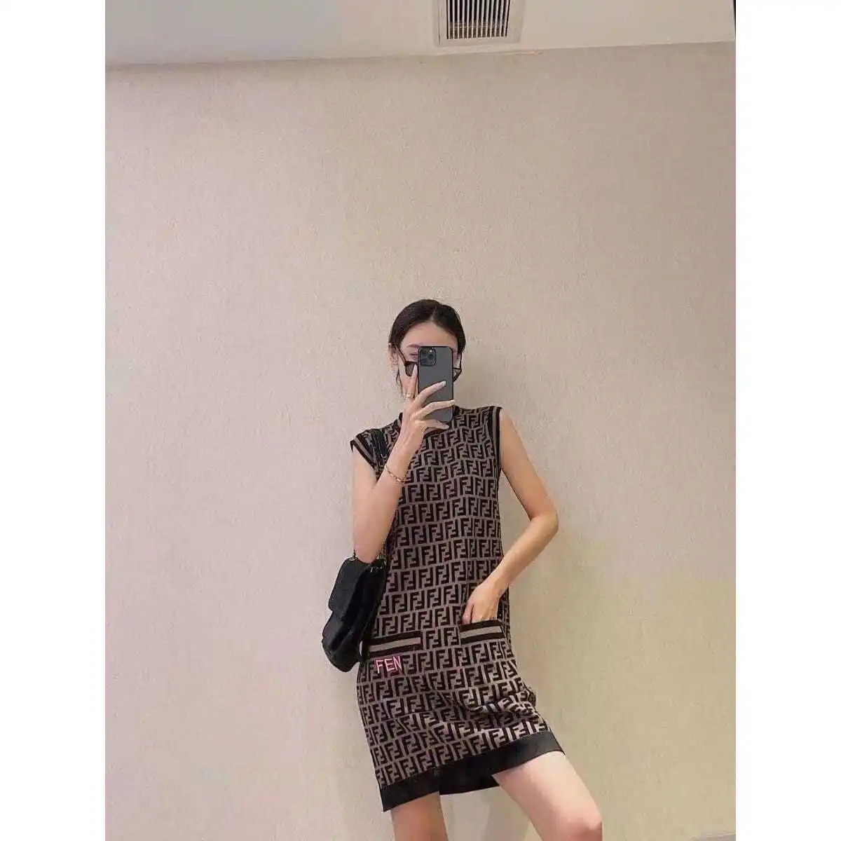 

2021 spring and summer new pocket fluorescent letters embroidered letters jacquard sleeveless dress women