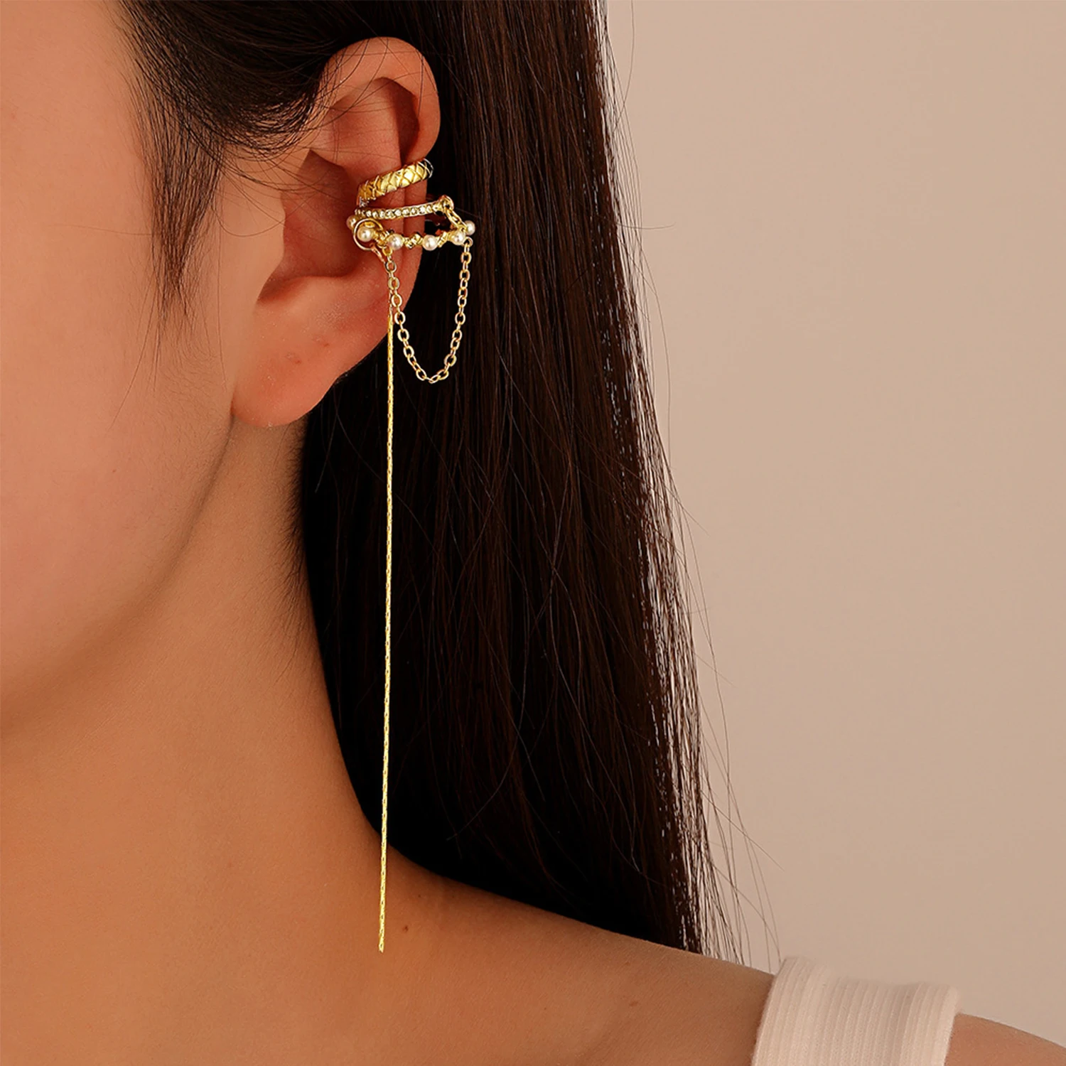 

Tassel Long Chains Korean Design Elegant Simulated Pearl Round Clip on Earrings Non Pierced Baroque Pearl Ear Clips for Women