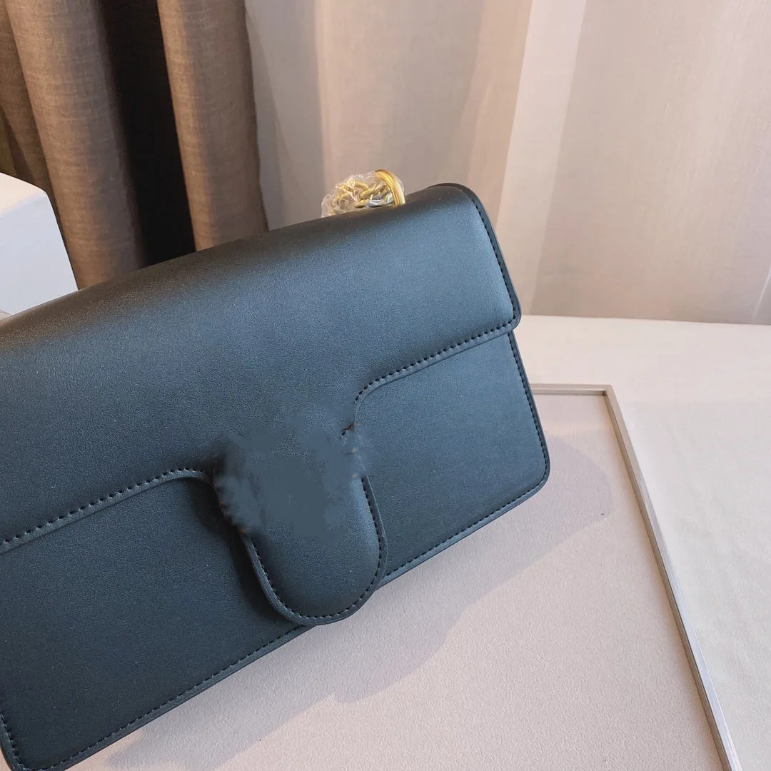 

Luxury Designer Clamshell Messenger Bag Women's Leather Clutch Bag Casual Shoulder Messenger Bag