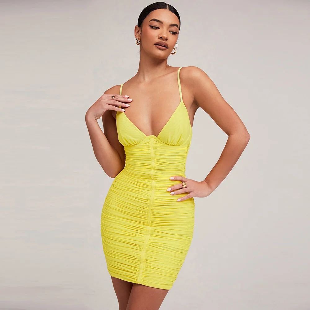 

Женское облегающее мини-платье с V-образным вырезом и открытой спиной