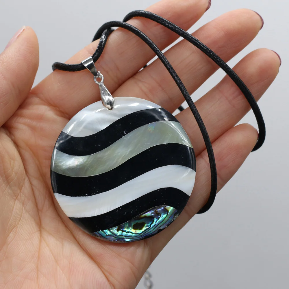 

1PC Natural Round Striped Colored Shell Pendants Necklace Fashion Leather Rope Jewelry DIY Charms Necklaces Gift for Women Men