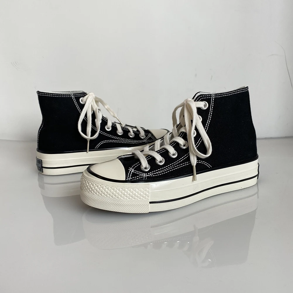 Женские холщовые кроссовки на платформе однотонные шнуровке классические