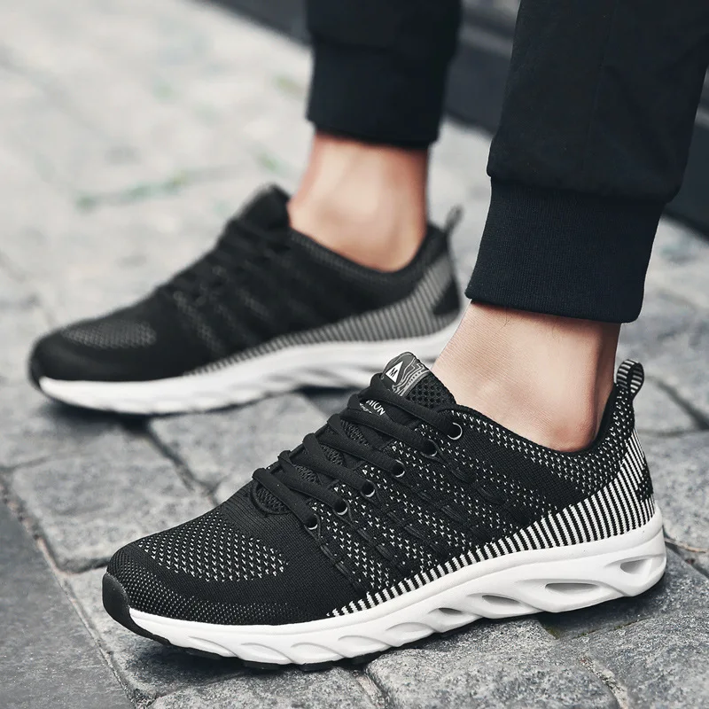 

2021 Classic Men Running Shoes Sneakers Fashion Black Blue Red Breathable Comfortable Sports Trainers 39-44