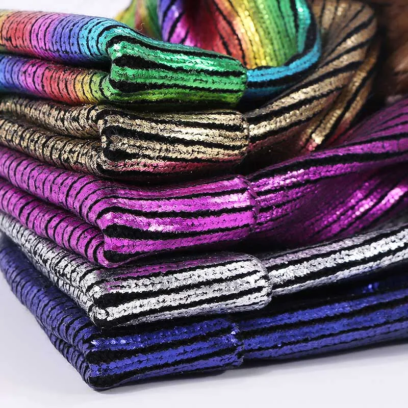 Осенне зимняя шапка унисекс в стиле золотистая серебристая фиолетовая металлик