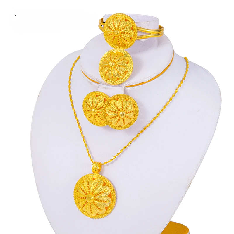 Женский ювелирный комплект из колье и серёг под золото 24 к |