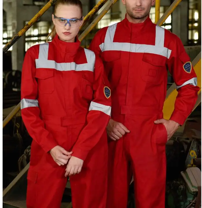 Рабочий Комбинезон для нефтяного поля со светоотражающими лентами |