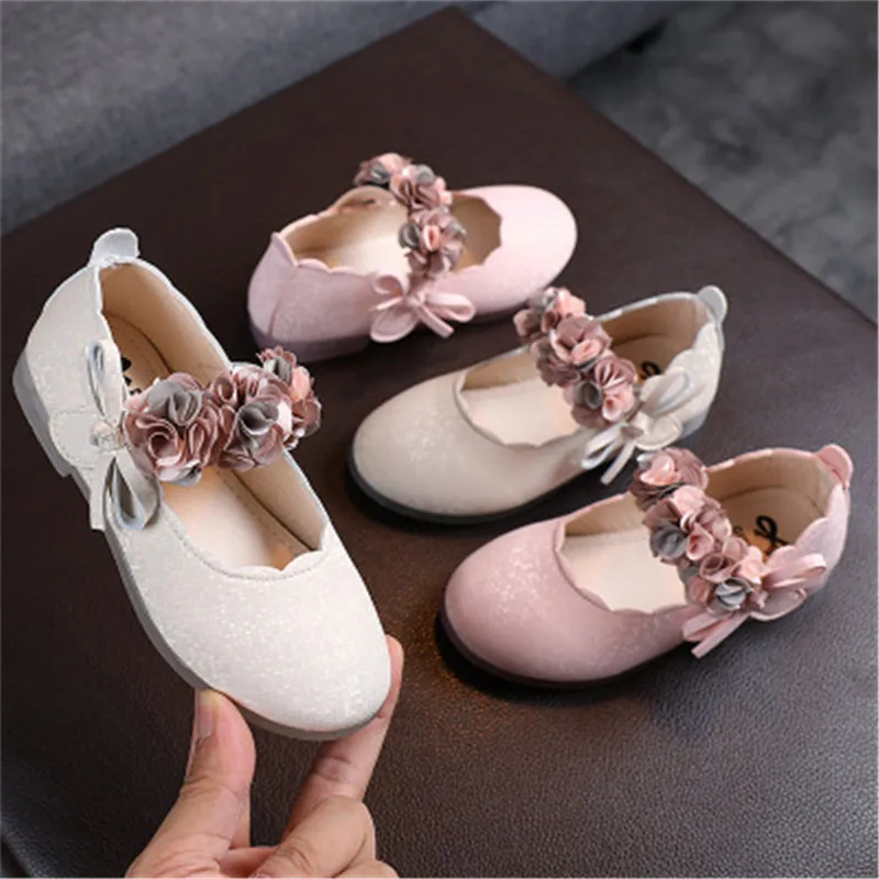 

Toddlers Baby Girls Shoes Kids Leather Shoes For Wedding Party Performance Lace Butterfly Rhinestone Bling Pearls Beading