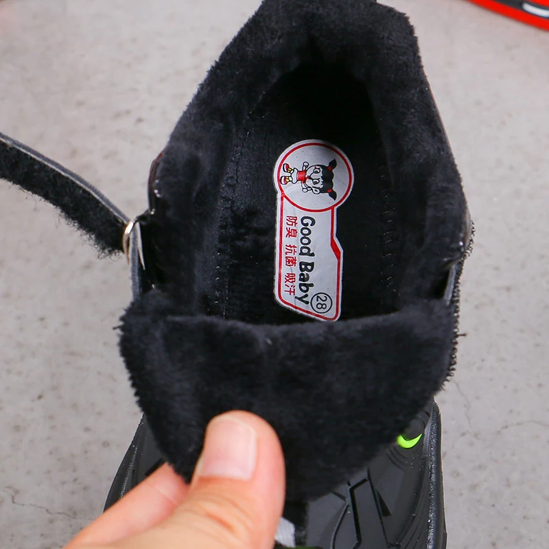 Железный Человек мальчиков Сникеры сезон лето обувь для детей светильник на