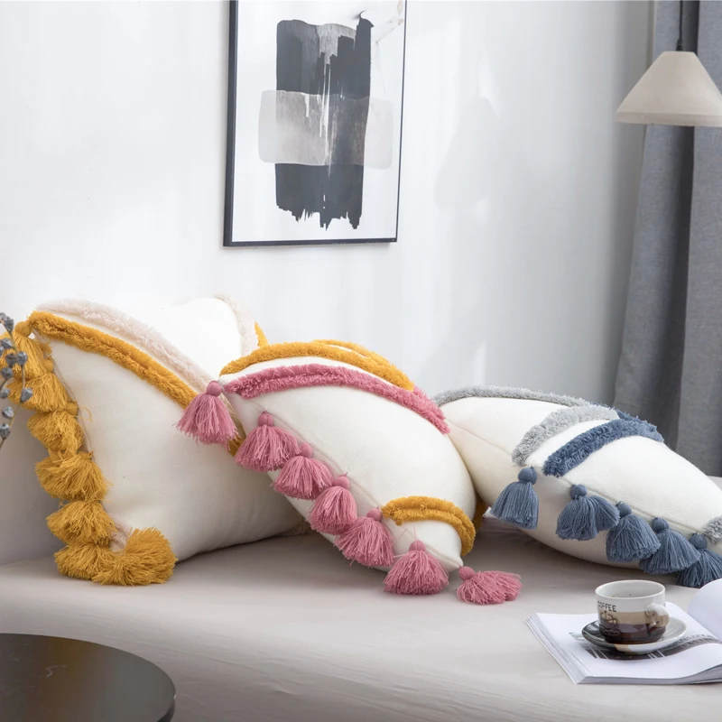 Наволочка 45x45 см в стиле бохо желтый розовый украшенная кисточками Вязаная