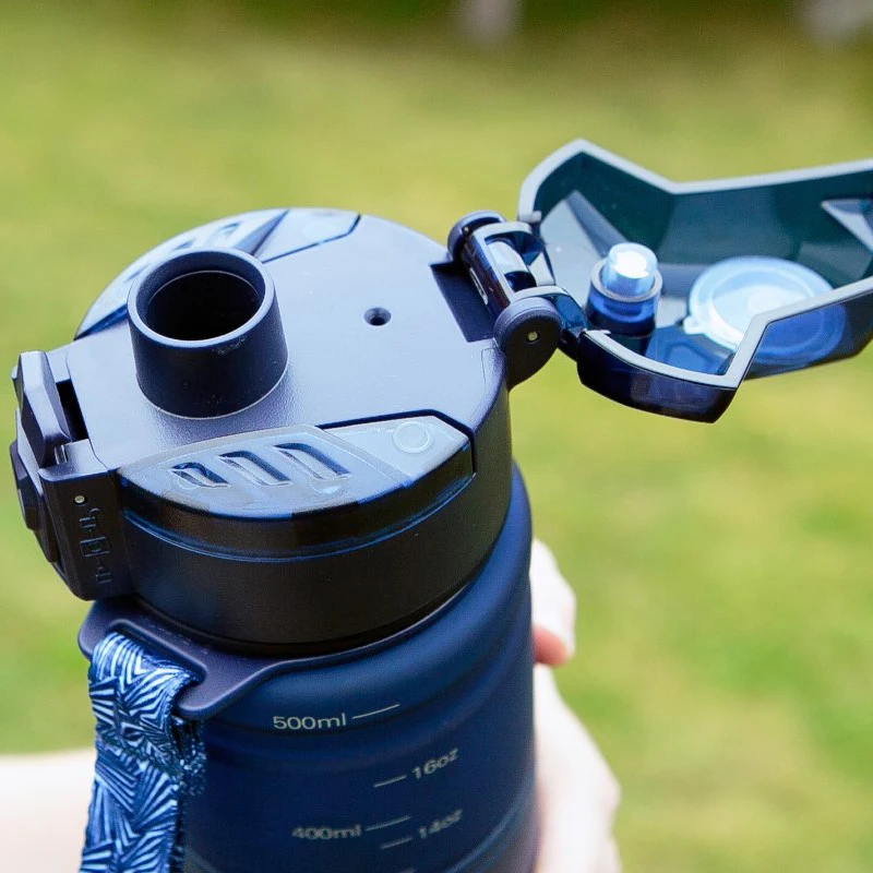 Портативная пластиковая бутылка для воды 500 мл 700 с эффектом потертости