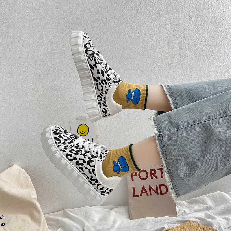 

Women's Shoes Platform Casual Female Sneakers Modis All-Match Round Toe Clogs Cross Leopard New Retro Summer 2021 Small Graffiti