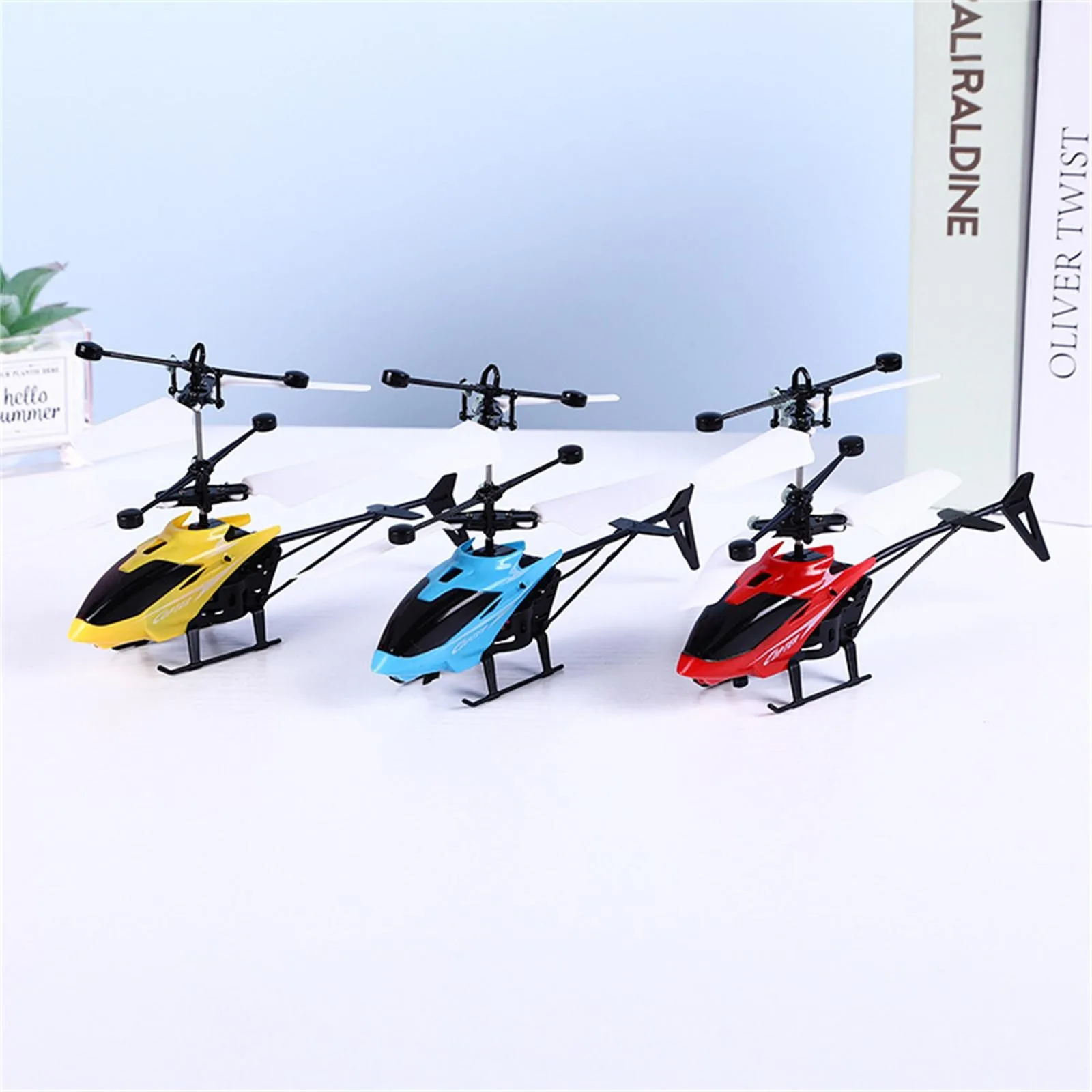 

Flying Mini Remote Control Helicopter Children RC Helicopter Aeroplane Gift RC Helicopter Plastic Flashing Light for Child Kid