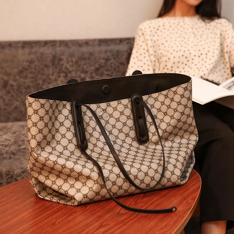 

Genuine Leather Women Totes 2021 New Fashion Larger Capacity One Shoulder Bags Ladies Designer Purses and Handbags Sac Luxe Cc