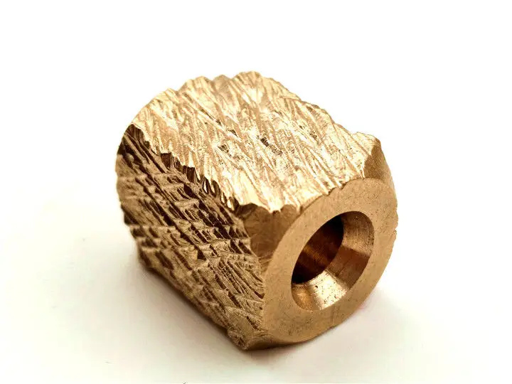 Латунные медные металлические резные бусы на веревочке ручной работы квадратные