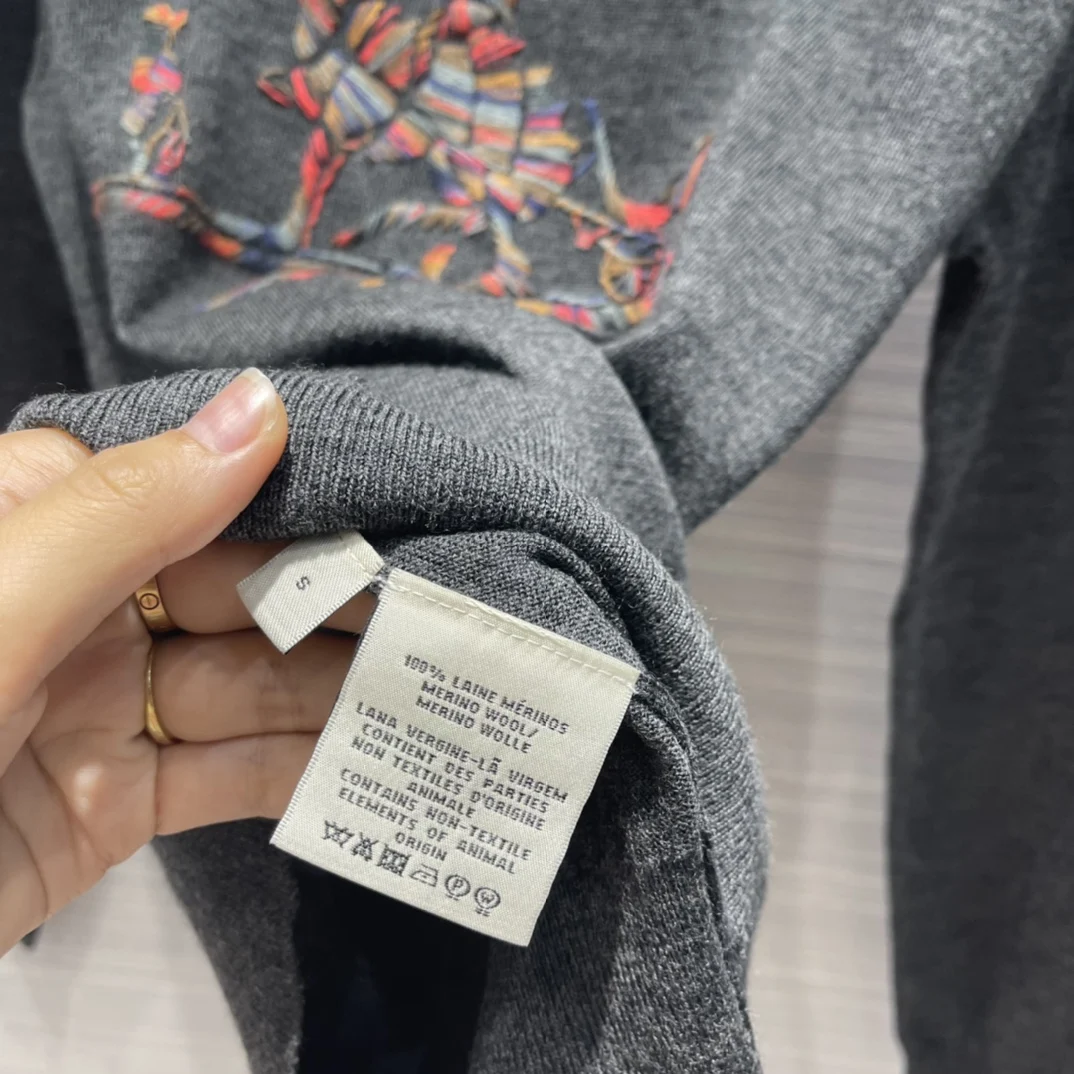 

Luxury Brand 100% Wool Knit Shirt Sweater Pullovers for Women 2021 Early Autumn Simple High-end Long Sleeve Loose Top Sweaters