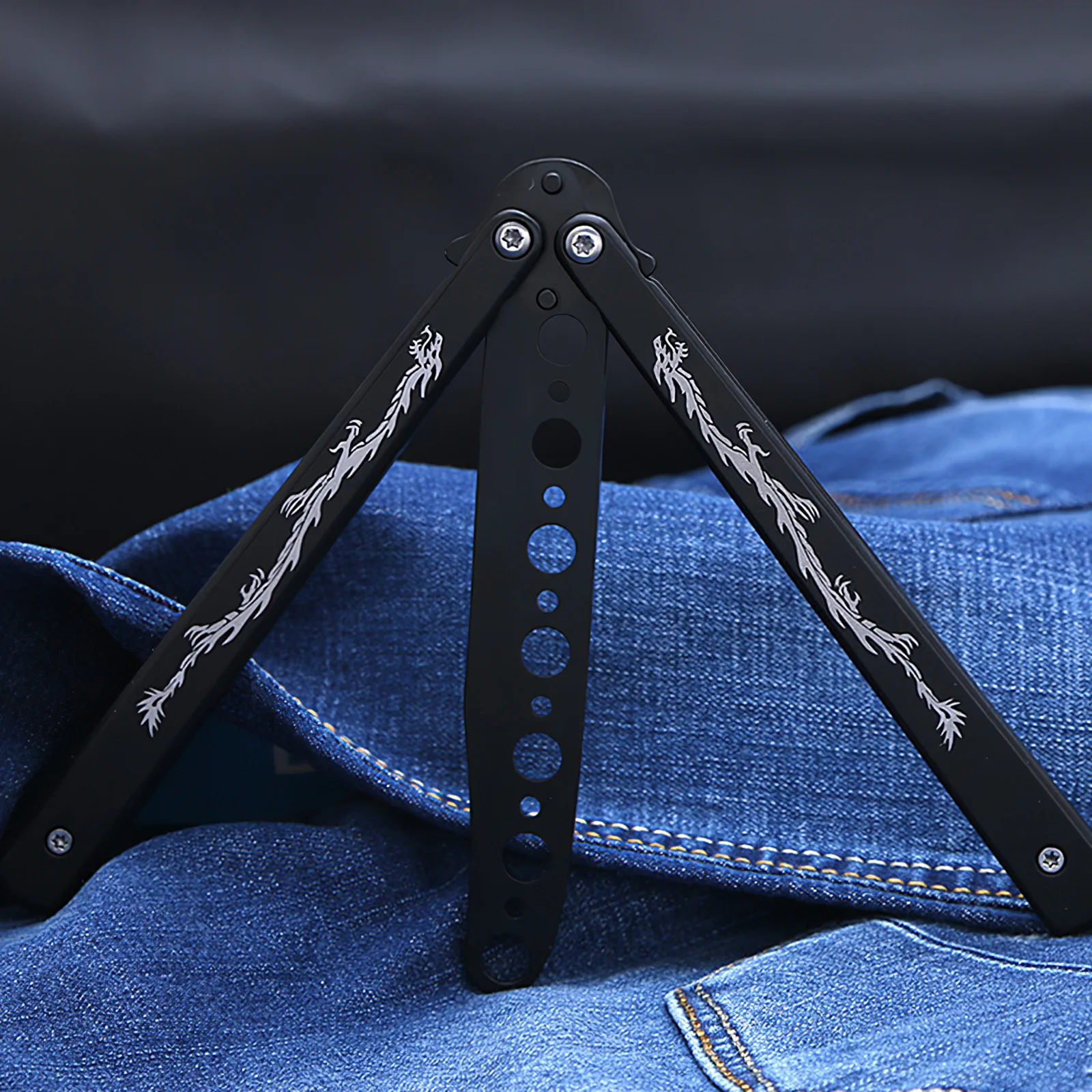 

Training Folding Knife Practice Comb Exquisite Pattern All-Steel Comb Knife Lightweight Portable Used Self-Defense For Beginner