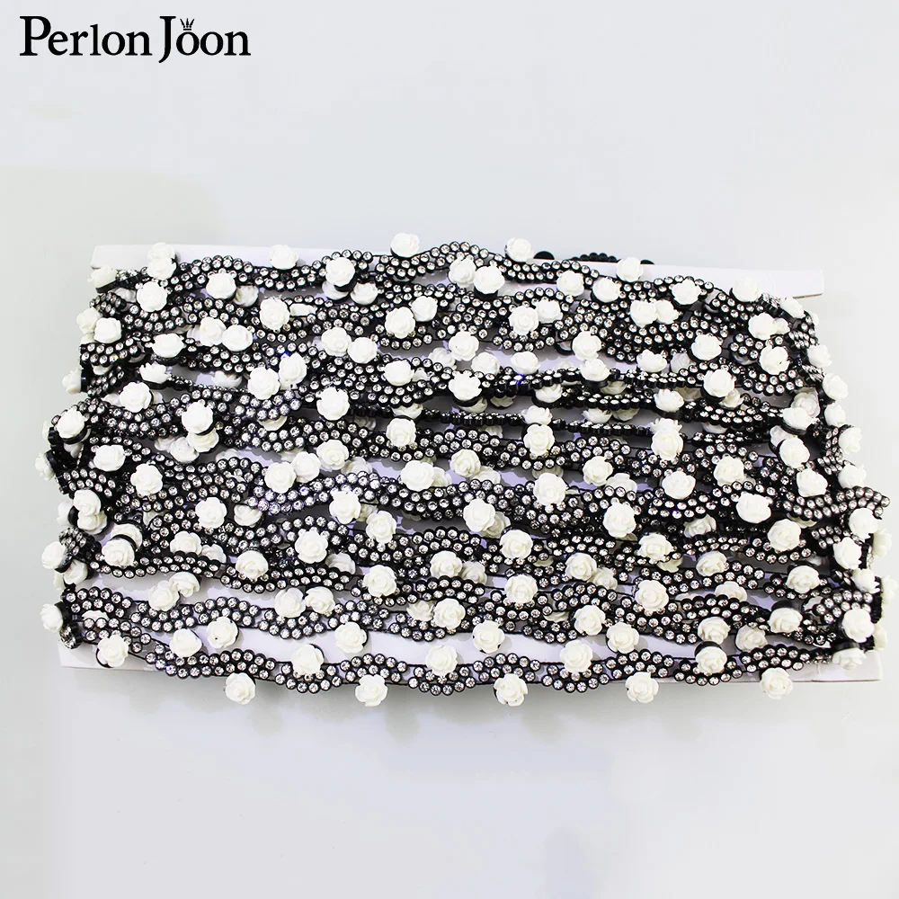 

1 yard Type S white flower rhinestone trim decoration plastic chain DIY for home decoration clothing shoes accessories NET15