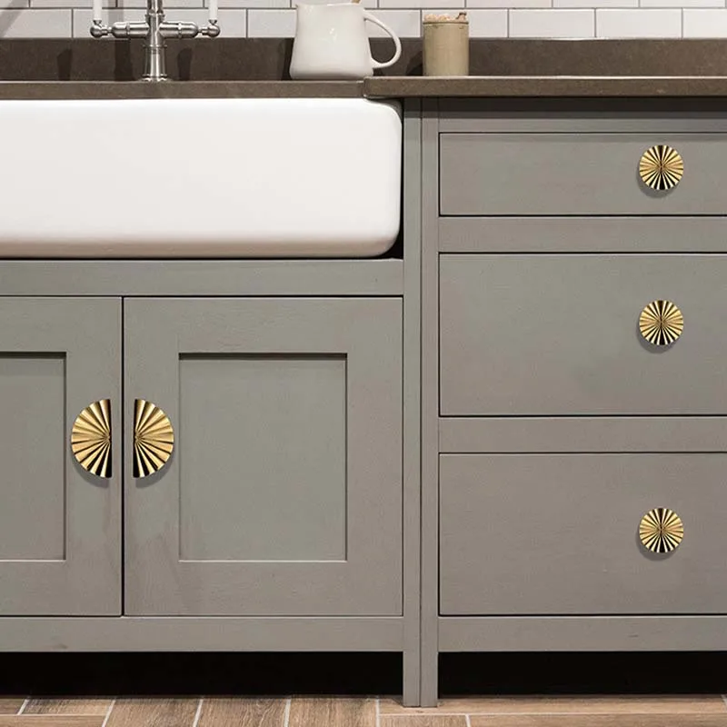 Пластиковая ручка с подсолнухом в скандинавсветильник стиле |