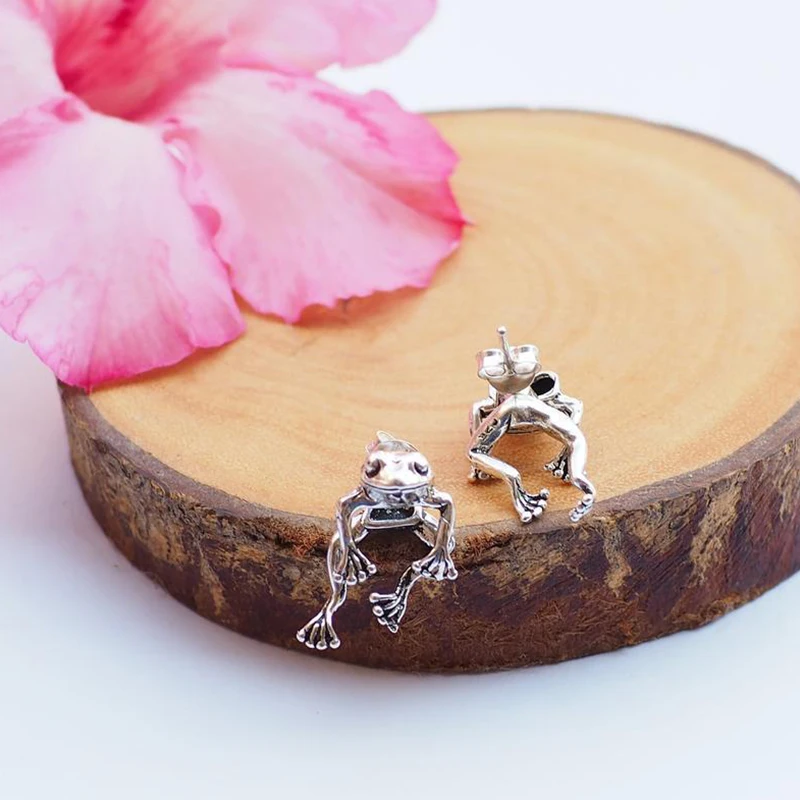 

Cute Frog Earrings Female DIY Fashion Earrings Gold Frog Animal Earrings For Women Men Folk-custom Classic Frog Earrings