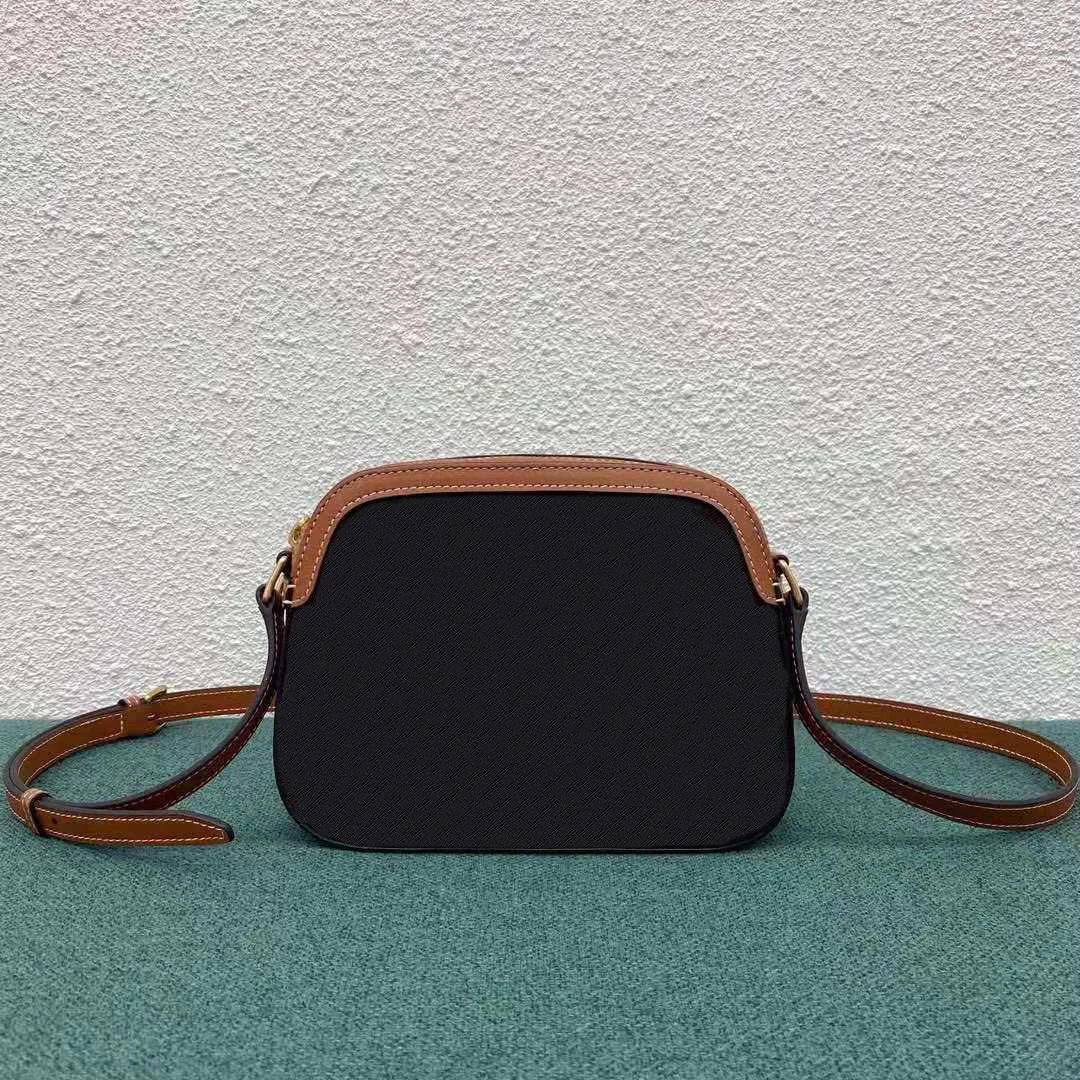 

2021 New Luxury Brand. Exquisite Shell Bag, Can Be Slung And Shoulder Back, Adjustable Leather Shoulder Strap, Canvas Camera Bag