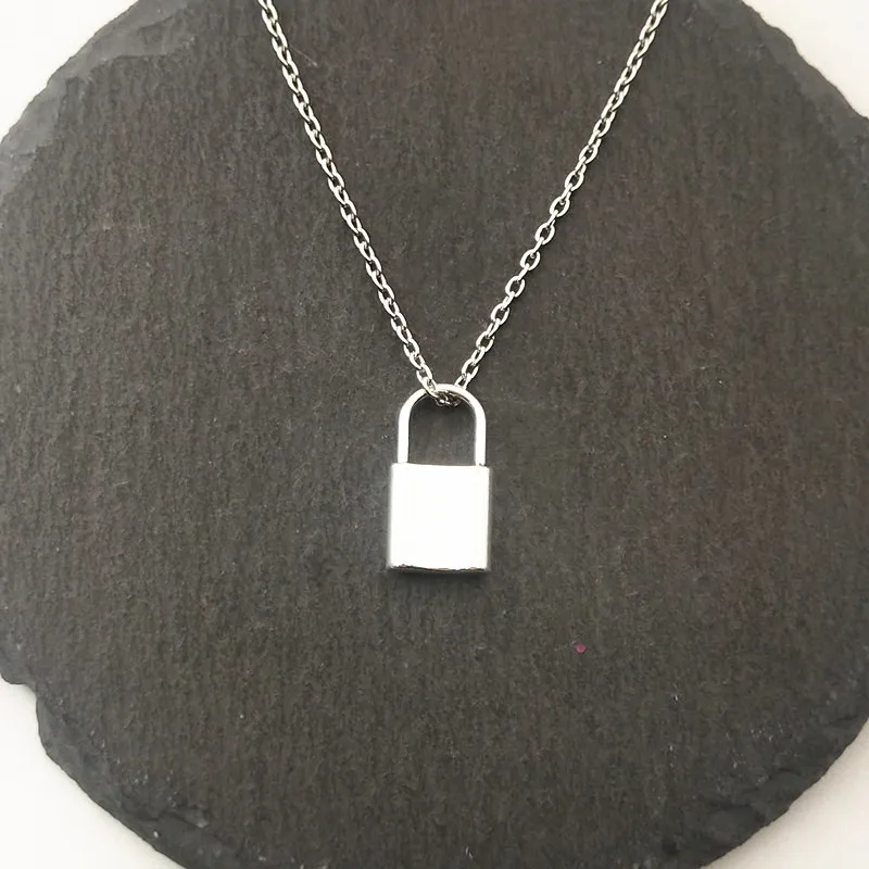 Чокеры с маленьким замком для женщин простые ожерелья-подвески висячим изящные