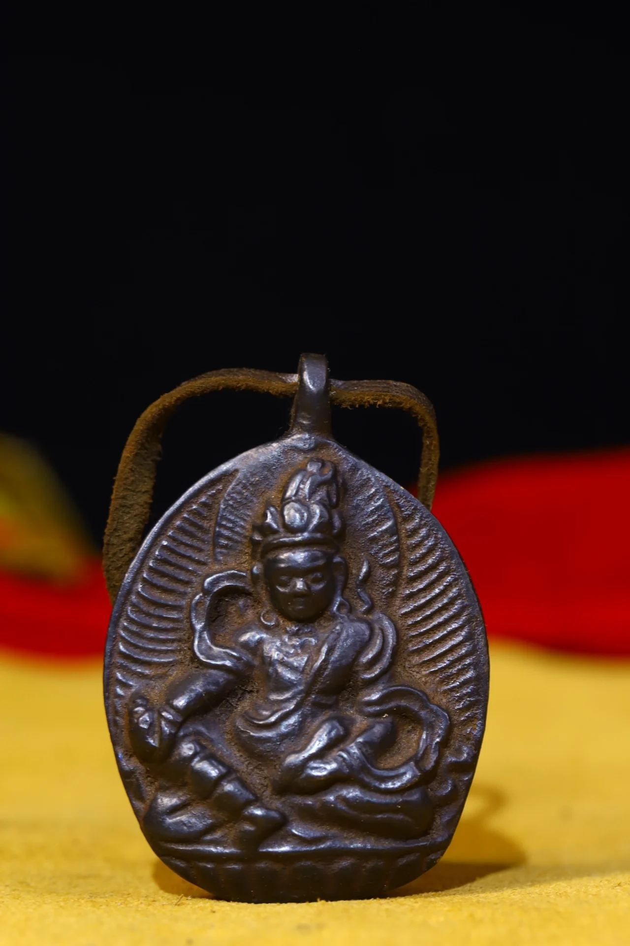 

2 "Тибетский буддизм старый Бронзовый амулет Хуан кайшен желтый Бог Статуя Будды, символ богатства кулон отгоняет злых духов Экзорцизм