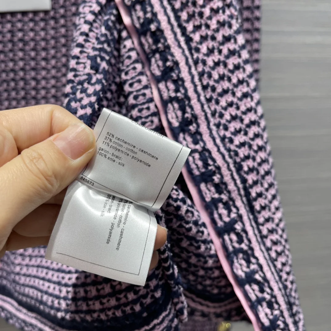 

Fashion Plaid Weaving Cardigans 2021 New Spring Collection Cashmere Blended Knitted Cardigans Retro Casual Cardigans for Women