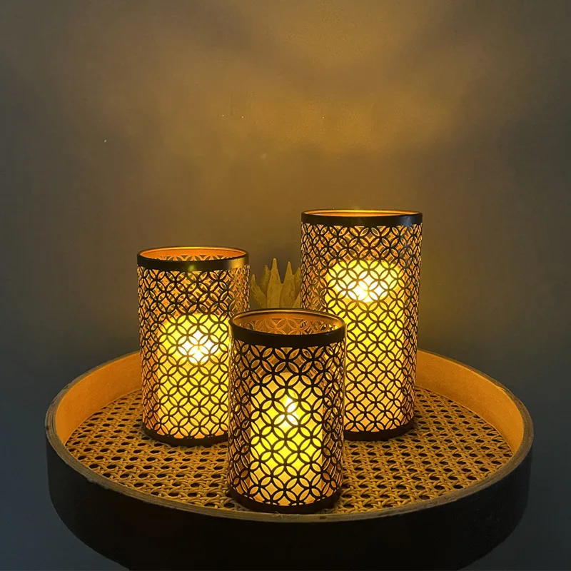 

Новый железный подсвечник с отверстиями в скандинавском стиле, три набора поделок, украшение для гостиной, спальни, аксессуары для украшени...