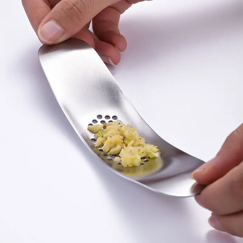 Изогнутый ручной измельчитель чеснока из нержавеющей стали многофункциональный