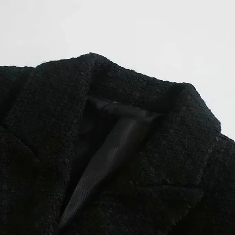 Женский офисный костюм из двух предметов укороченный черный пиджак с длинным