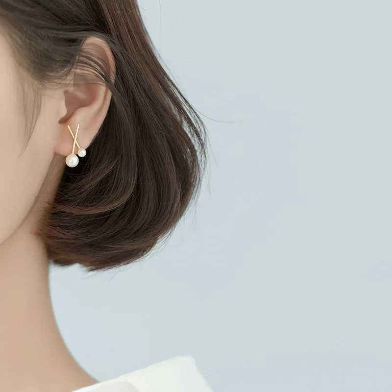 Женские серьги-гвоздики из серебра 925 пробы с жемчугом