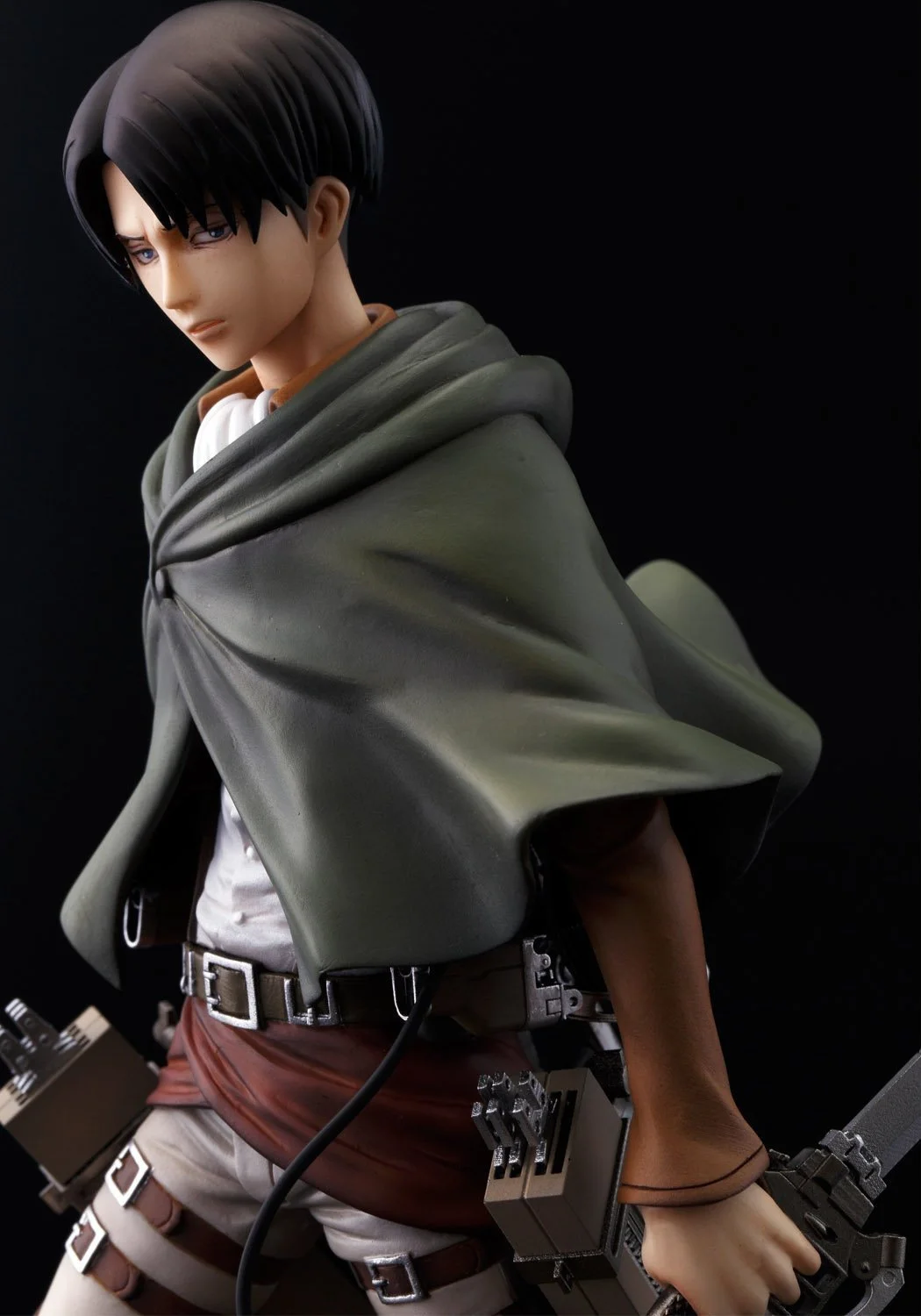 

20cm Attack On Titan Action Figure Anime Figma Ackerman Levi Rivaille Rival On Sofa Model Toy Gift For Friends Children