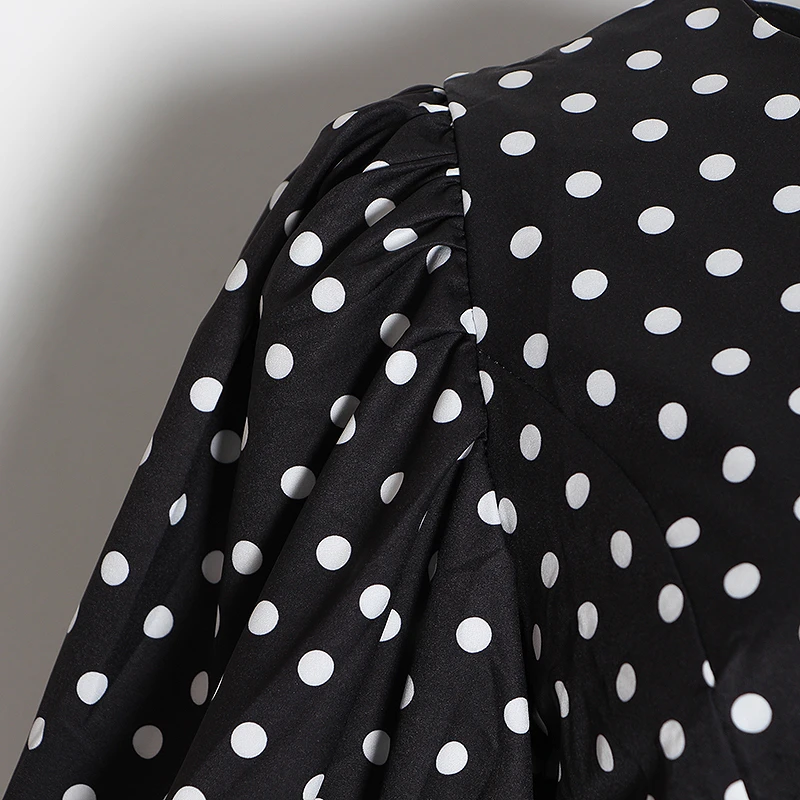 Женский винтажный костюм TWOTWINSTYLE в горошек с круглым вырезом и пышными рукавами