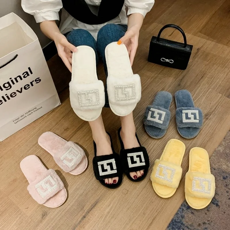 

Женские меховые тапочки, новинка сезона осень-зима 2021, домашняя обувь с мехом, хлопковые тапочки с надписью, женские модные плюшевые тапочки...