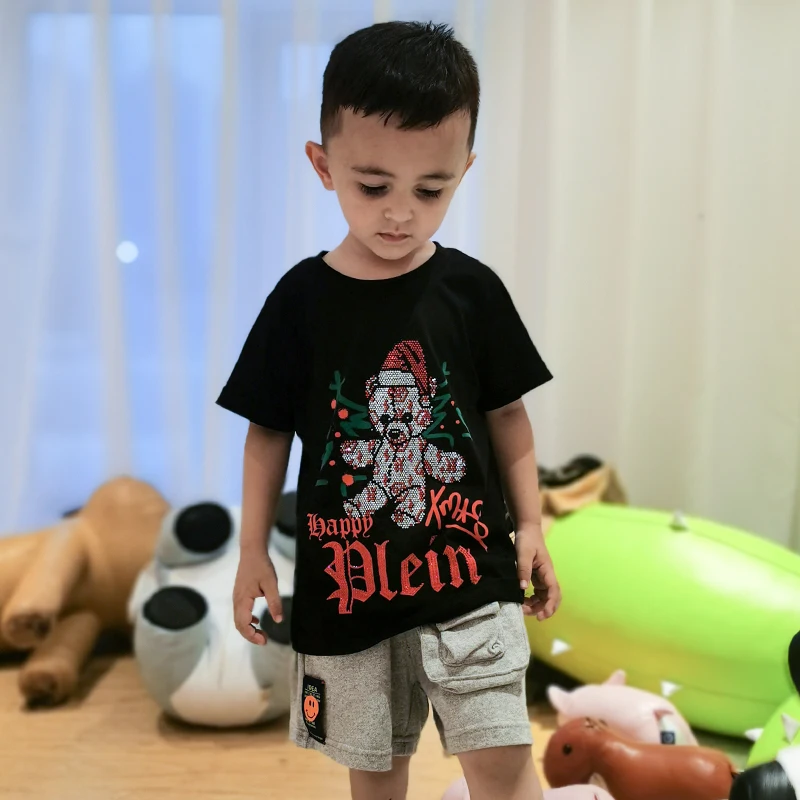 Купи AlexPlein2021 Cute Teddy Bear Black Red Cotton Family Kids Clothing Fashion Tshirt Cartoon Streetwear Summer Christmas Tee за 901 рублей в магазине AliExpress