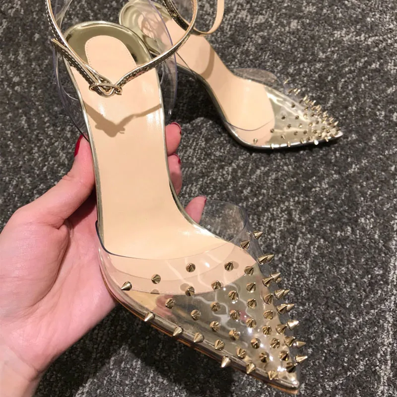 

Прозрачные босоножки на высоком каблуке из пвх; Женские туфли на высоком каблуке с заклепками; Цвет золотой, серебряный; Женские туфли-лодоч...