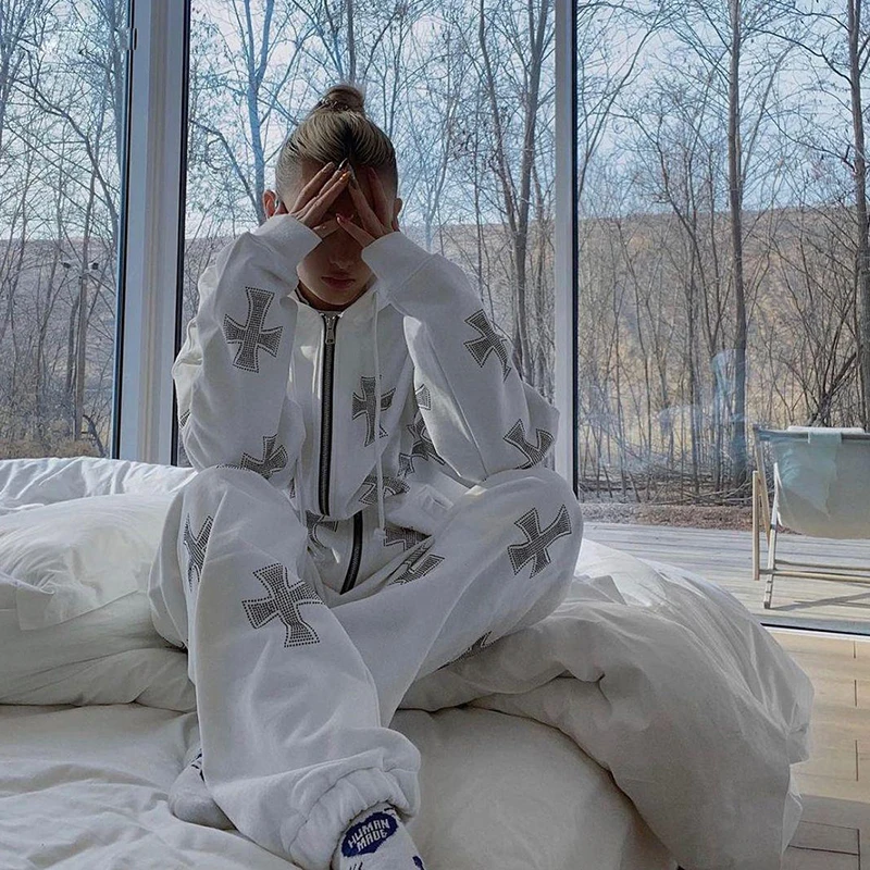 Зимняя женская одежда стразы из двух предметов с перекрестными вставками